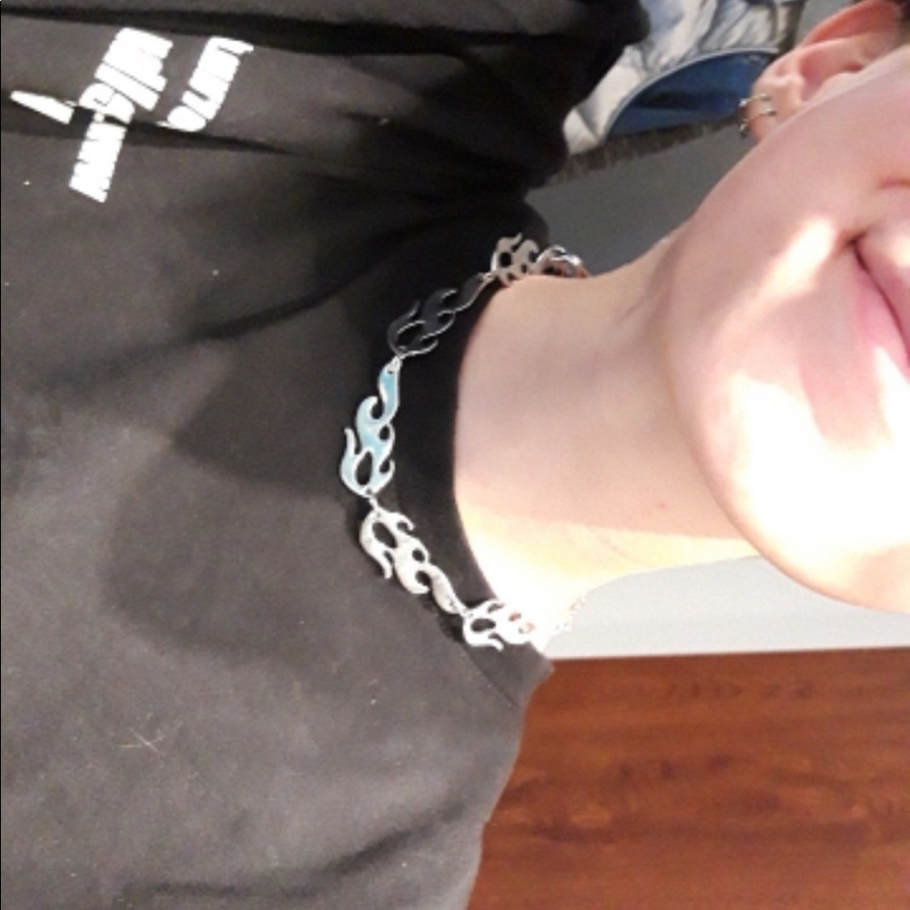 Fire Flame Hot Silver Necklace & Bracelet - Picture 4 of 8